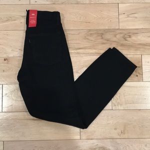 Levi’s black high rise wedgie fit